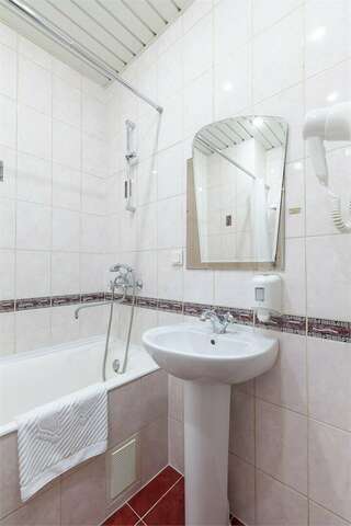 Гостиница Турист Санкт-Петербург Стандартный двухместный номер с 1 кроватью-5